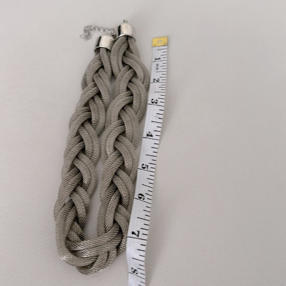 Braided statement necklace in silver colour. Stylish and versatile🤍 - Picture 5 of 5
